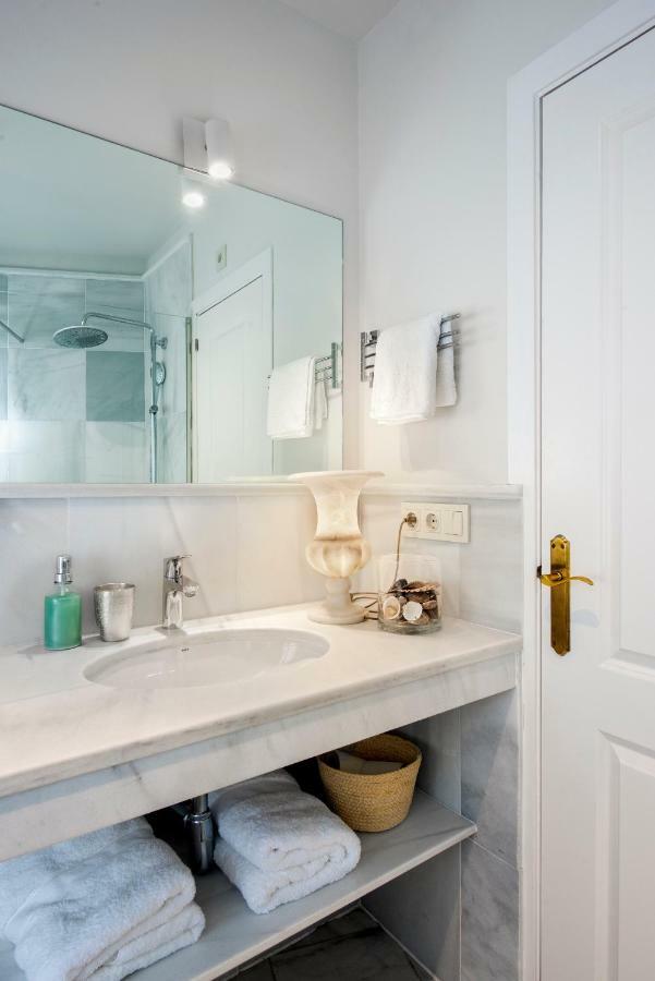 Apartamento La Catedral Sevilla Exteriör bild