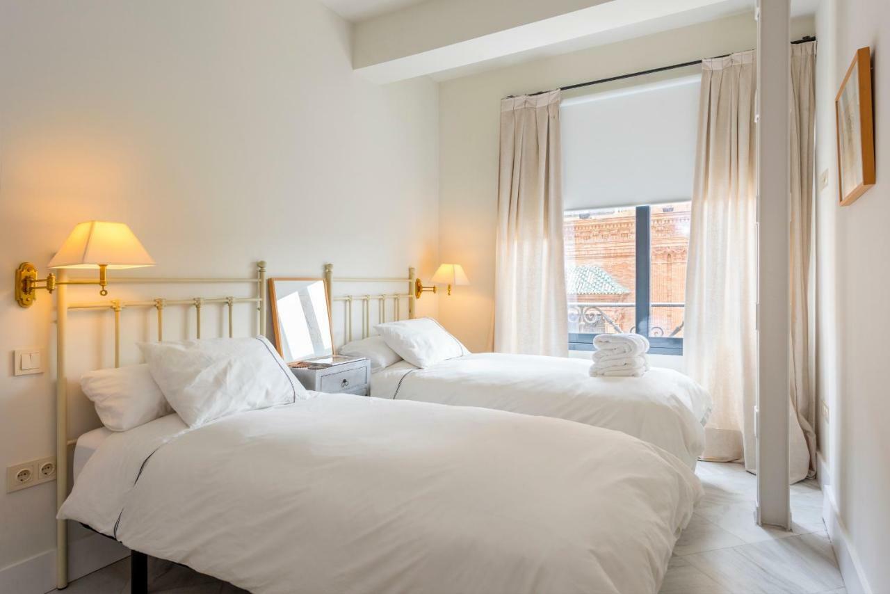 Apartamento La Catedral Sevilla Exteriör bild